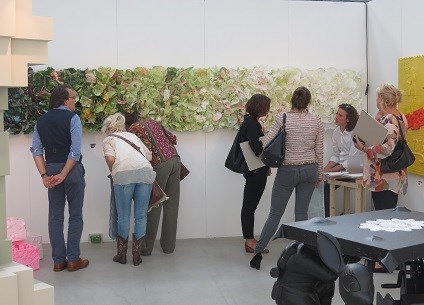 Zicht op de stand van galerie Bob Smit met veel werk van Stefan Gross
