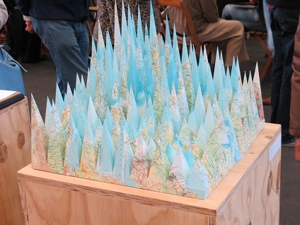 'Folded maps' van Louis Reith